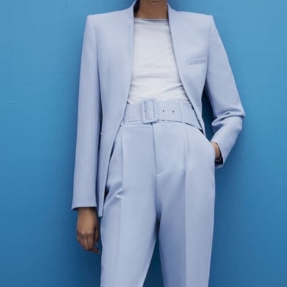 ZARA BLAZER AND PANTA SET SIZE MEDIUM.